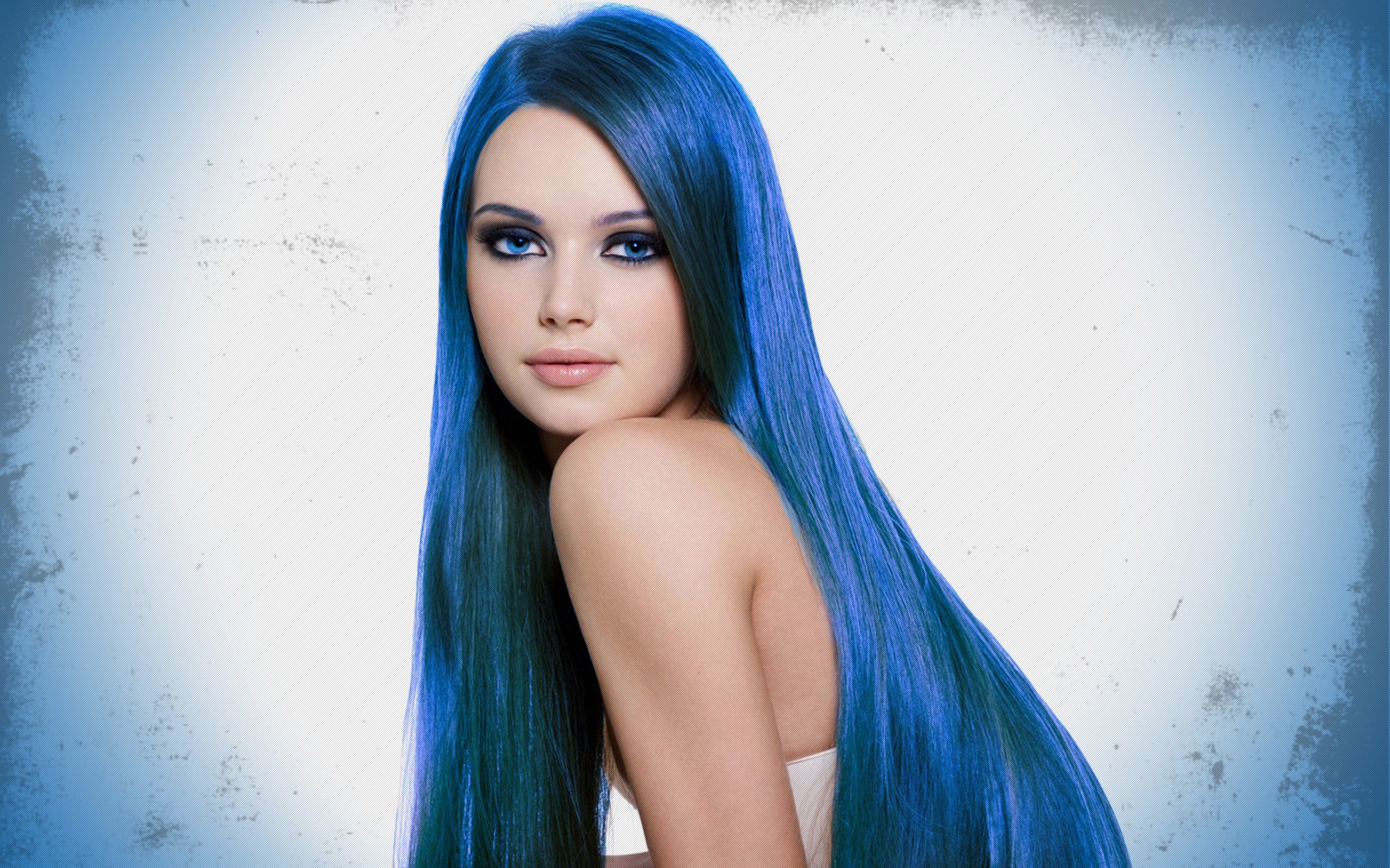 Fond d'ecran Belle aux cheveux bleus